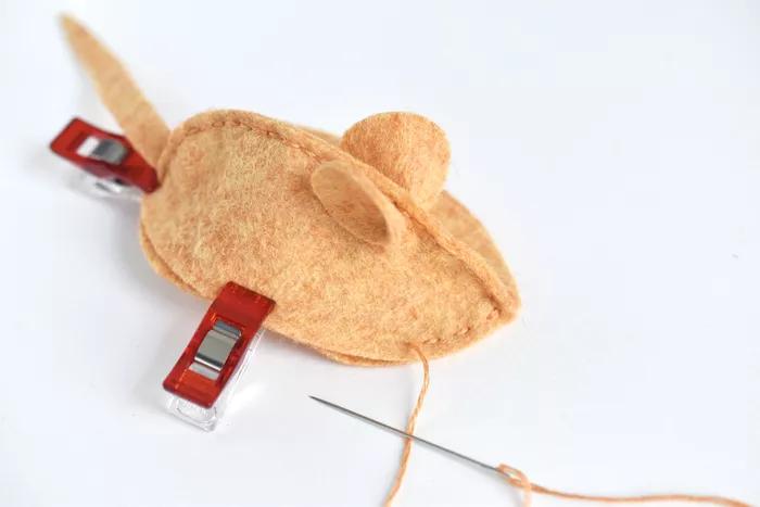 іграшка для кота